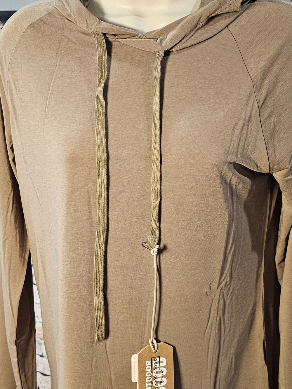 NWT Duck Camp Women’s Lightweight Performance Hoodie Fossil Medium